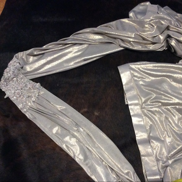 Intricate Silver / Champagne Sequin Sari - Picture 4 of 7